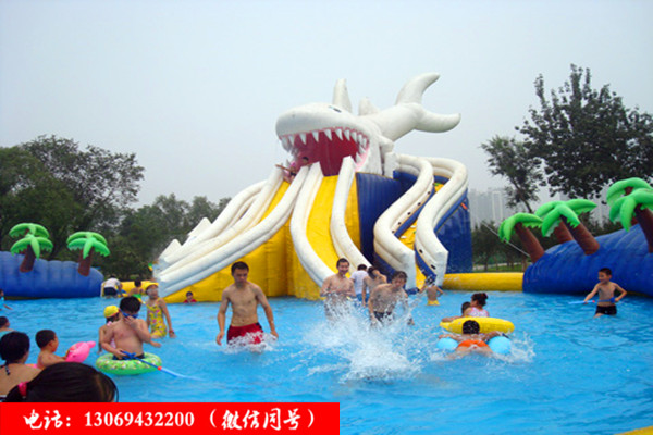 大白鲨水滑梯